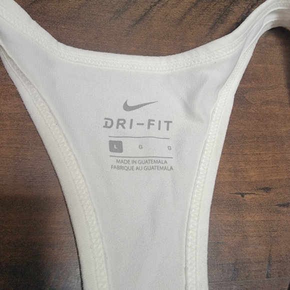 Women's Nike Tank and Shorts Bunde size L - Picture 10 of 10